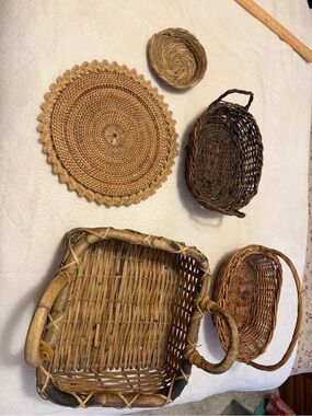 Set of 5 Natural Woven Basket Set - Brown Decorative Home Accents